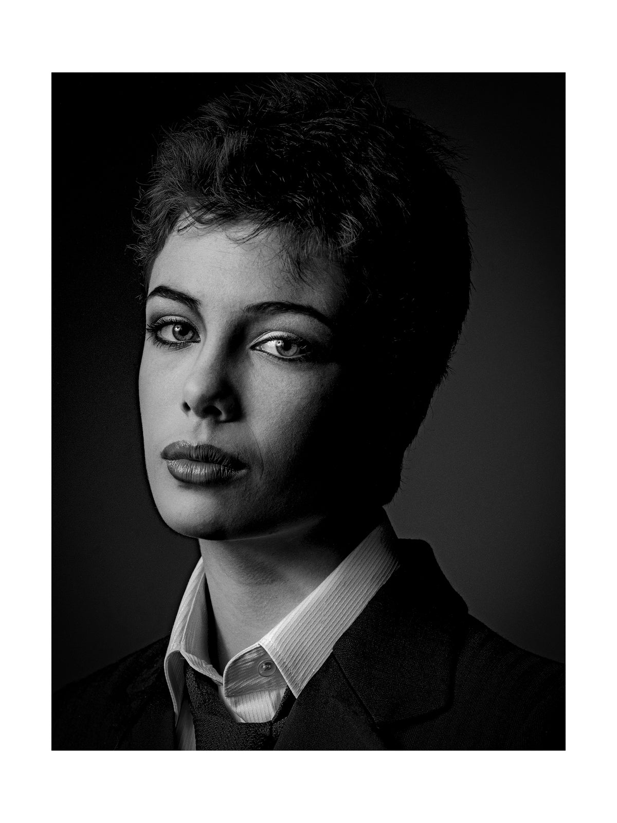 Kelly LeBrock – Short Hair Portrait
