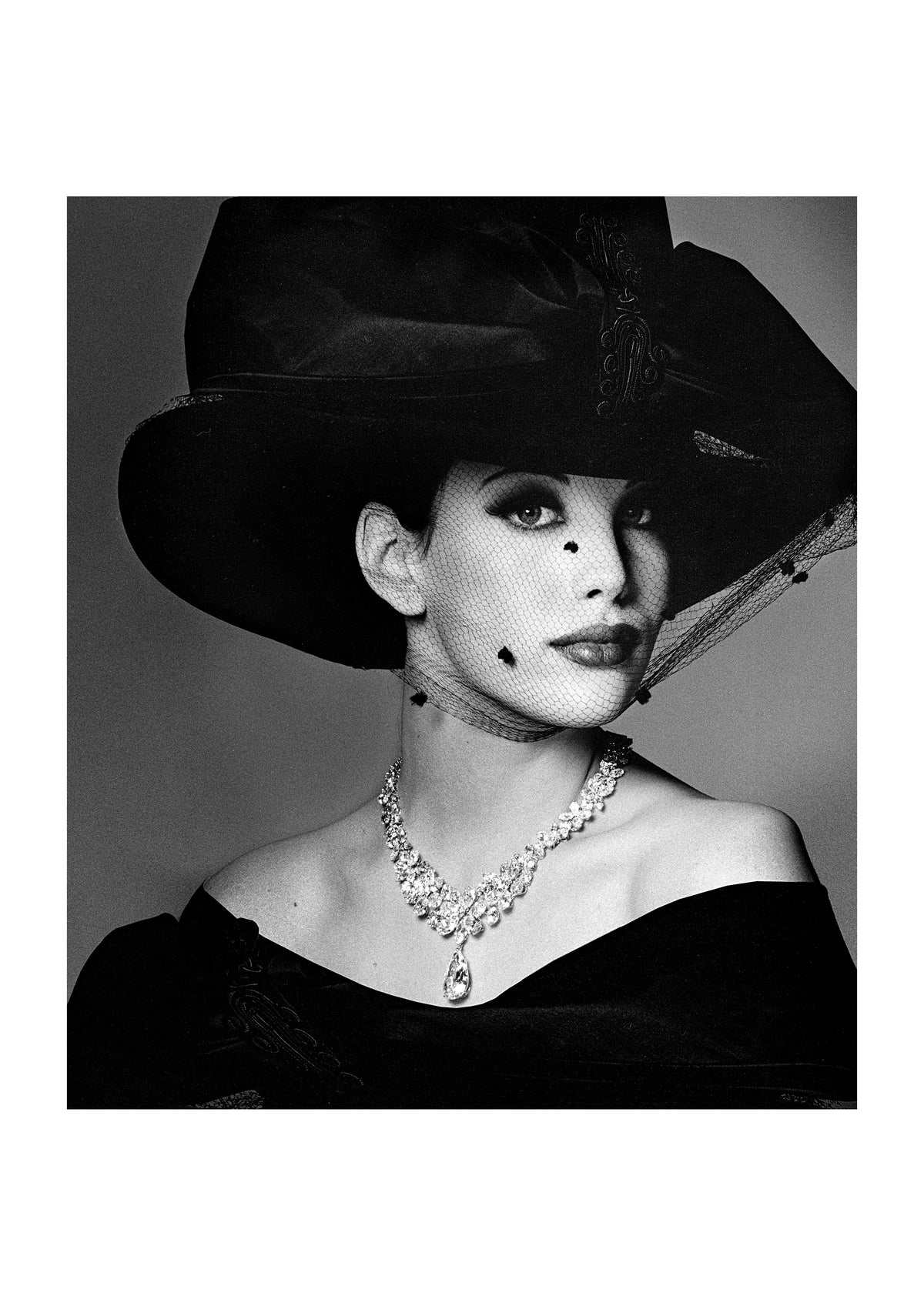 Liv Tyler – De Beers Black Hat