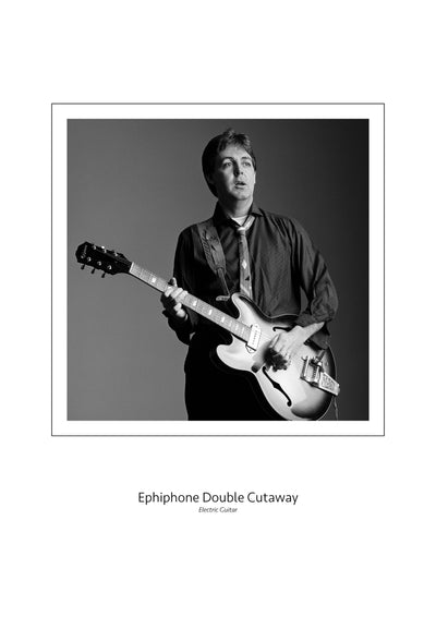 Paul McCartney with his Epiphone Double Cutaway Fine Arte Print